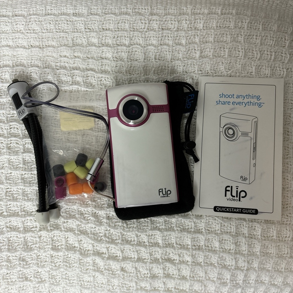 FLIP CAMERA & Tri-Pod